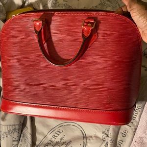 Louis Vuitton alma epi